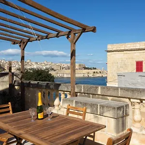 Traditional Maltese Townhouse, Roof Terrace And Views Senglea